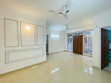 Room in 3 BHK Apartment at Relliance Lashkaria Solitaire, Andheri West – for Sale