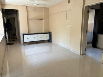 Room in 2 BHK Apartment at Hiranandani Garden Eden 2, Powai – for Rent