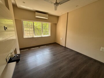 Room in 2 BHK Apartment at Hiranandani Garden Eden 2, Powai – for Rent
