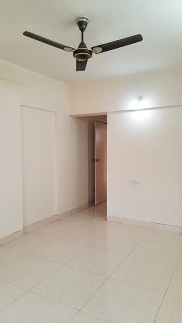 Room in 3 BHK Apartment at Wanowrie – for Sale