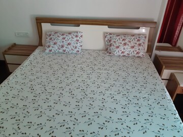 Bedroom in 2 BHK Apartment at Makarba – for Rent