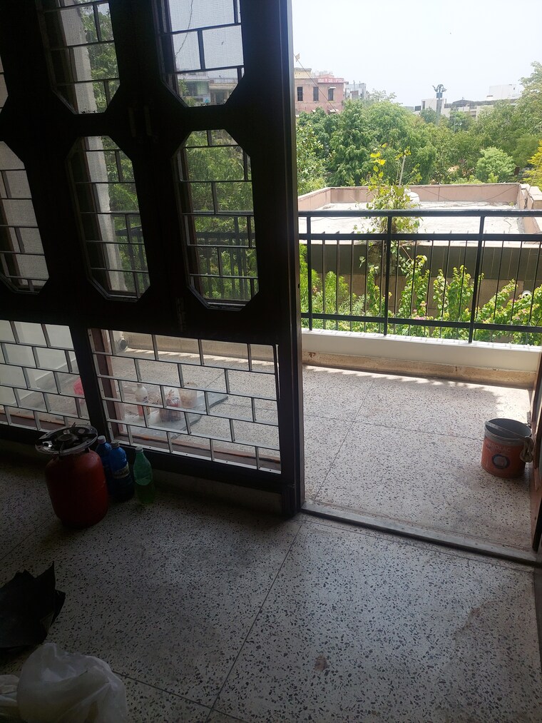 Balcony, ip extension 3 Bedroom 1600 Sq.Ft. Apartment In Ip Extension Delhi 8298350