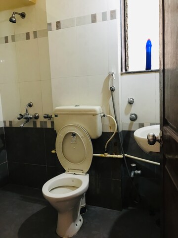 Bathroom in 1.5 BHK Apartment at Vrishi Complex, Kandarpada – for Rent