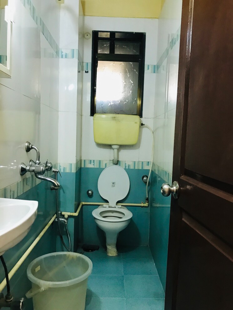 Attached Bathroom, vrishi-complex 1.5 Bedroom 550 Sq.Ft. Apartment In Kandarpada Mumbai 8298384