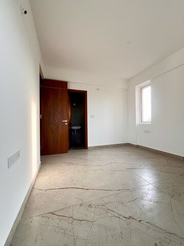 Room in 3 BHK Apartment at Indiranagar – for Sale