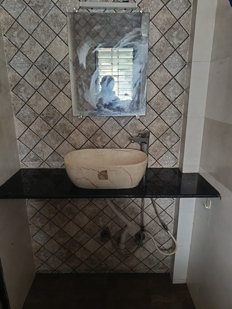 Bathroom, dem-phoenix 2 Bedroom 520 Sq.Ft. Apartment In Malad East Mumbai 8298380