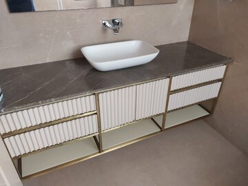 Bathroom in 6+ BHK Villa at Sector 82 – for Rent