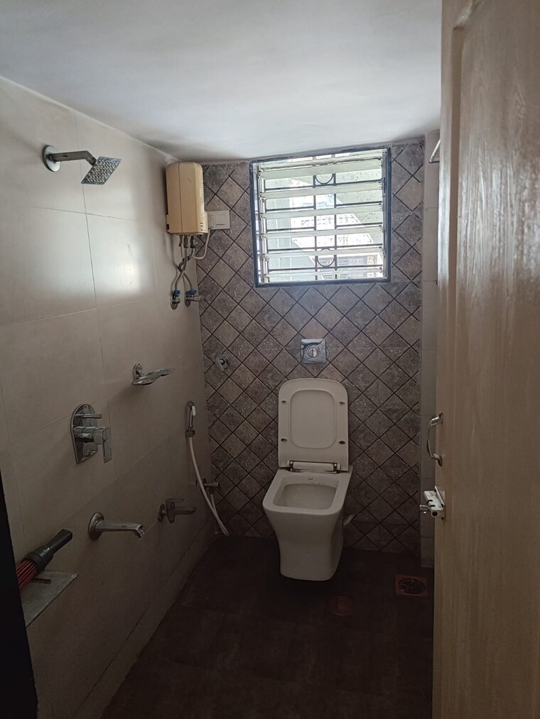 Bathroom, dem-phoenix 2 Bedroom 570 Sq.Ft. Apartment In Malad East Mumbai 8298411
