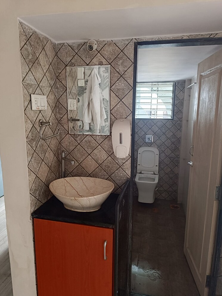 Bathroom, dem-phoenix 2 Bedroom 570 Sq.Ft. Apartment In Malad East Mumbai 8298411