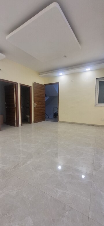 Furnished Amenities in 2 BHK Apartment at Tata La Vida, Sector 113 – for Rent