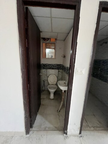 Building Lobby in 1.5 BHK Apartment at Signature Global Andour Height, Sector 71 – for Rent