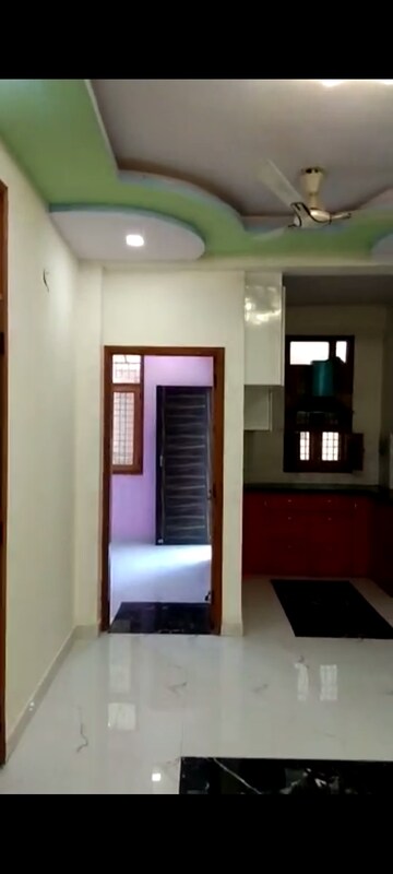 Building Lobby in 3 BHK Builder Floor at Mahavir Enclave 1 – for Sale