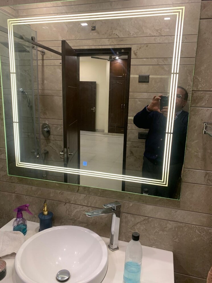 Bathroom, kalkaji 3 Bedroom 2050 Sq.Ft. Builder Floor In Kalkaji Delhi 8298664