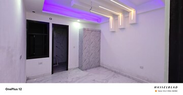 Room in 3 BHK Builder Floor at Sector 73 – for Sale