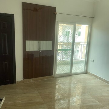 Room in 4 BHK Apartment at Migsun Vilaasa, Eta Ii Greater Noida – for Rent