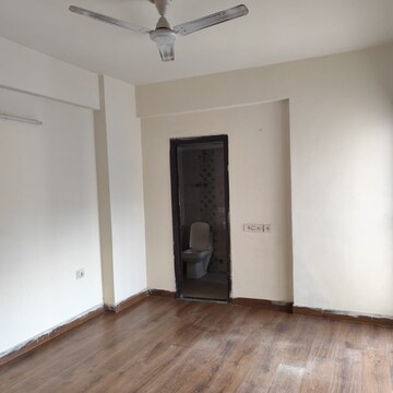 Room in 2.5 BHK Apartment at Aims Golf Avenue I, Sector 75 – for Rent