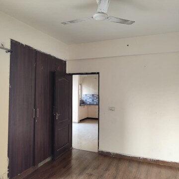 Room in 2.5 BHK Apartment at Aims Golf Avenue I, Sector 75 – for Rent