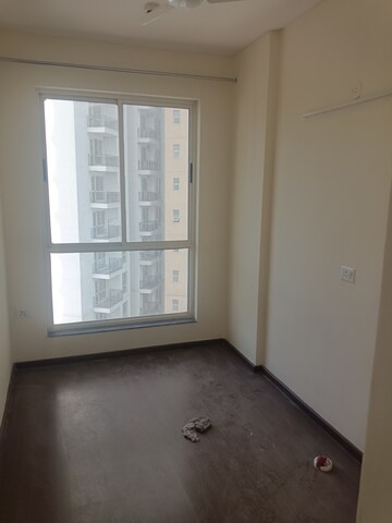 Room in 2.5 BHK Apartment at Imperia Aashiyara, Sector 37c – for Rent