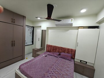 Master Bedroom in 2 BHK Apartment at Satellite – for Rent