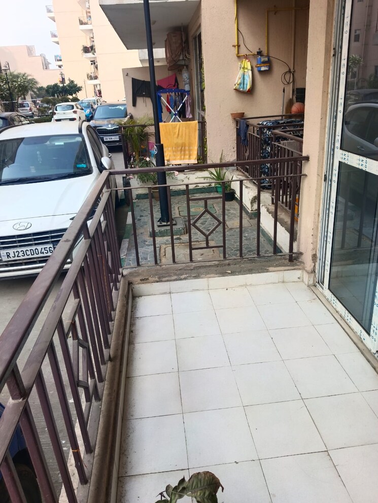 Balcony, signature-global-andour-height 1 Bedroom 325 Sq.Ft. Independent House In Sector 71 Gurgaon 8298813