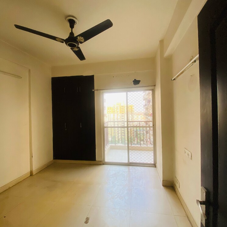 Room, aims-golf-avenue-ii 3 Bedroom 1455 Sq.Ft. Apartment In Sector 75 Noida 8298868