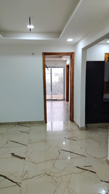 Room in 2 BHK Apartment at Pallavpuram – for Sale