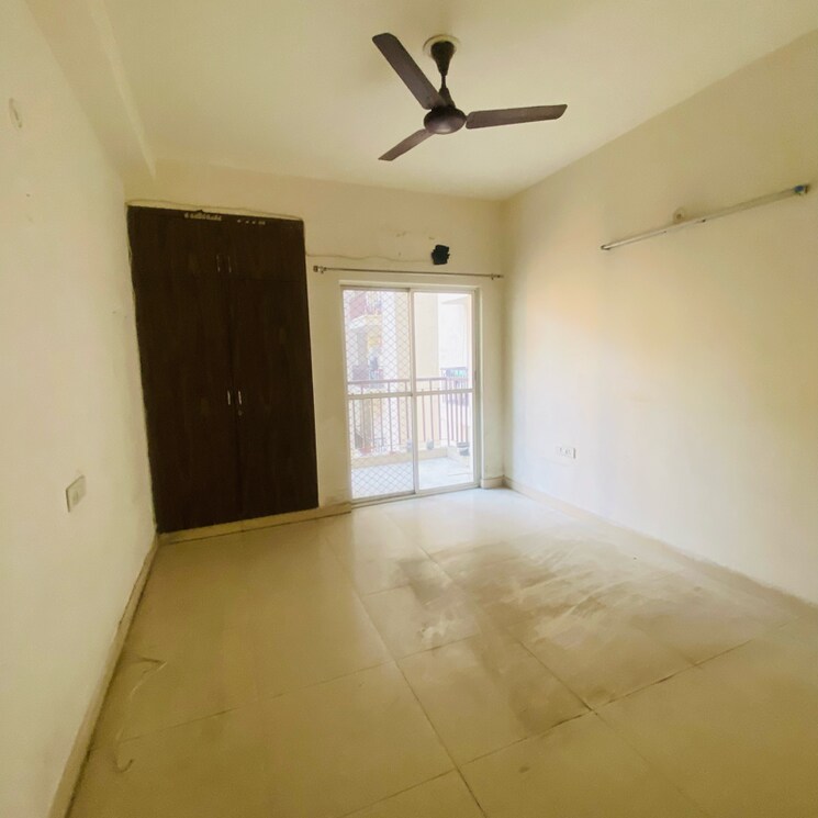 Room, aims-golf-avenue-ii 3 Bedroom 1455 Sq.Ft. Apartment In Sector 75 Noida 8298868