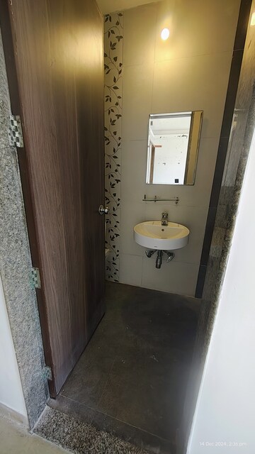 Bathroom in 3 BHK Apartment at HDIL Metropolis Residences, Andheri West – for Rent