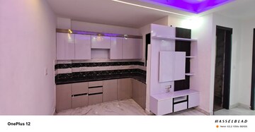 Kitchen in 2.5 BHK Builder Floor at Smart World Gems, Sector 89 – for Sale