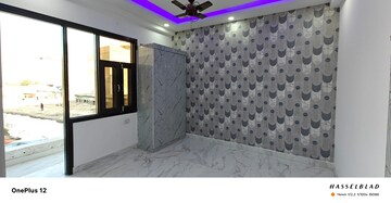 Room in 2.5 BHK Builder Floor at Smart World Gems, Sector 89 – for Sale