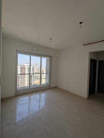 Room in 2 BHK Apartment at Rosa Manhattan, Ghodbunder Road – for Sale
