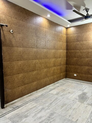 Room in 2 BHK Builder Floor at Ardee City, Sector 52 – for Rent