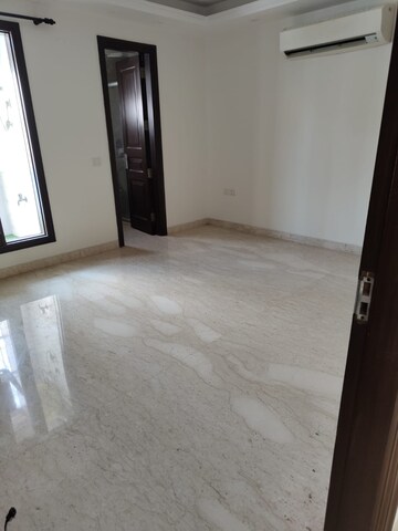 Room in 3 BHK Builder Floor at Greater Kailash – for Rent