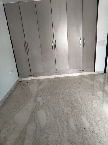 Room in 3 BHK Builder Floor at Greater Kailash – for Rent