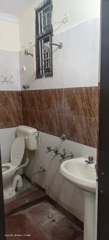 Bathroom in 1 BHK Builder Floor at Niti Khand – for Rent