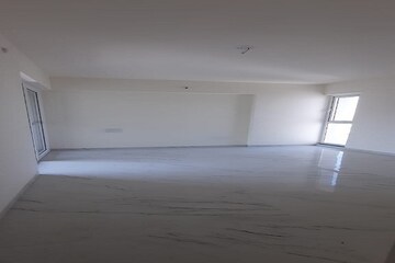 Room in Studio Apartment at Apex Park Square, Sector 16b Greater Noida – for Sale