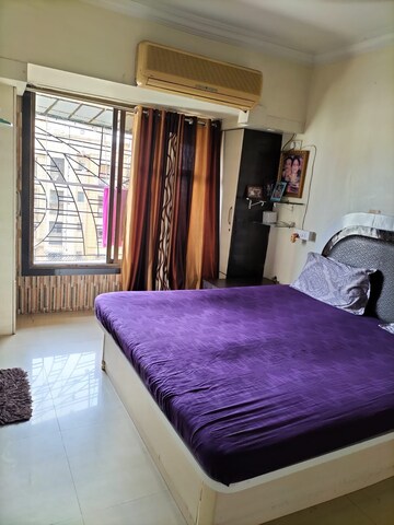 Bedroom in 5 BHK Apartment at Shiv Shrishti CHS Powai, Powai – for Rent
