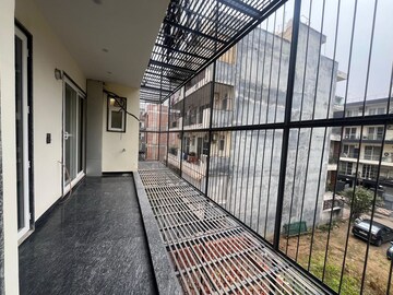 3 BHK Builder Floor – Exterior View View at Sushant Vyapaar Kendra, Sector 43 - for Rent