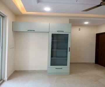 Room in 2.5 BHK Apartment at Aurobindo Kohinoor, Serilingampally – for Rent