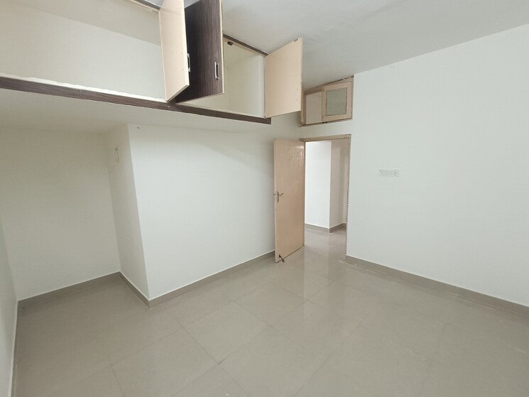 Room, kodambakkam 3 Bedroom 1800 Sq.Ft. Independent House In Kodambakkam Chennai 8299299