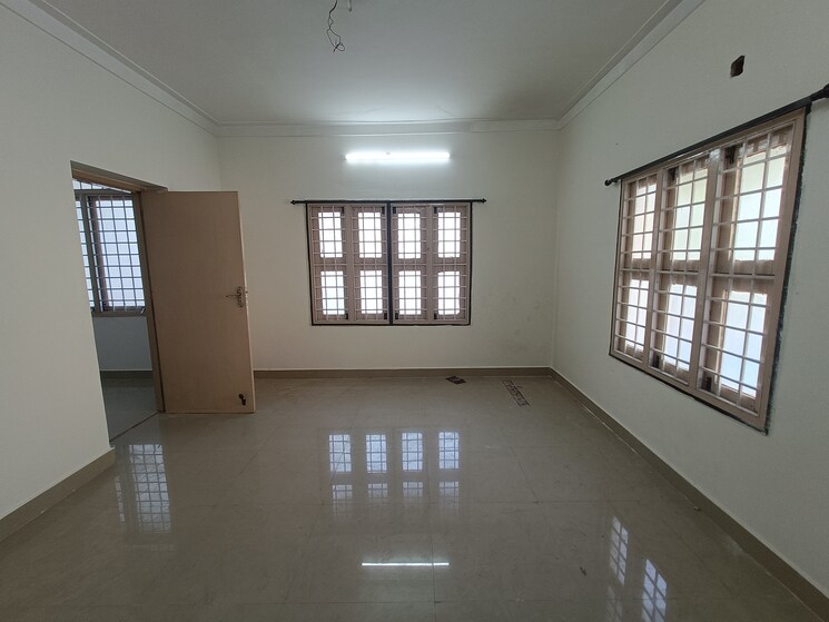 Room, kodambakkam 3 Bedroom 1800 Sq.Ft. Independent House In Kodambakkam Chennai 8299299
