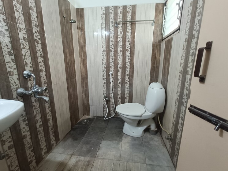 Bathroom, kodambakkam 3 Bedroom 1800 Sq.Ft. Independent House In Kodambakkam Chennai 8299299