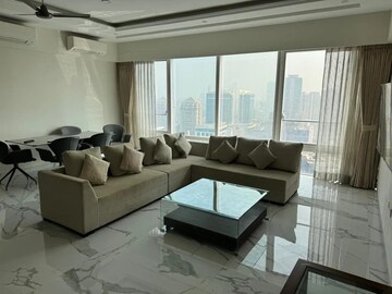 Team Area in 4 BHK Apartment at Indiabulls Blu, Worli – for Rent