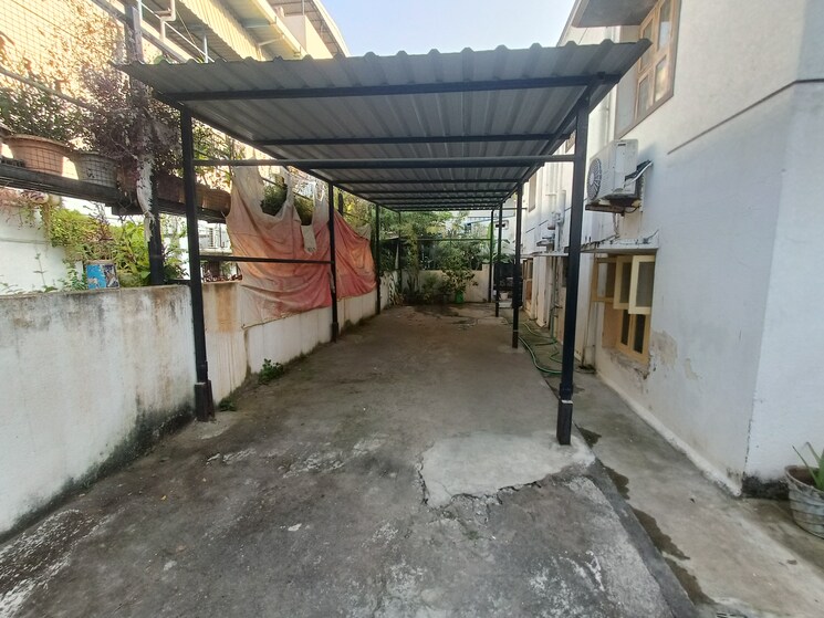  Parking, kodambakkam 3 Bedroom 1800 Sq.Ft. Independent House In Kodambakkam Chennai 8299299