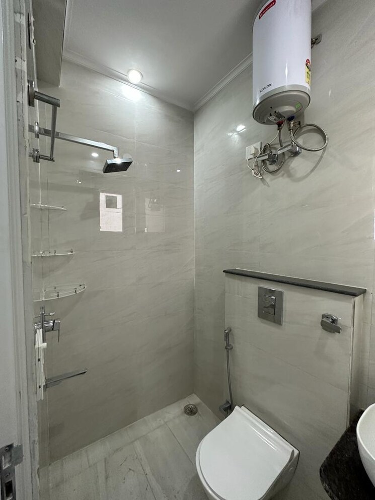 Bathroom, vasant kunj 3 Bedroom 1440 Sq.Ft. Builder Floor In Vasant Kunj Delhi 8299422