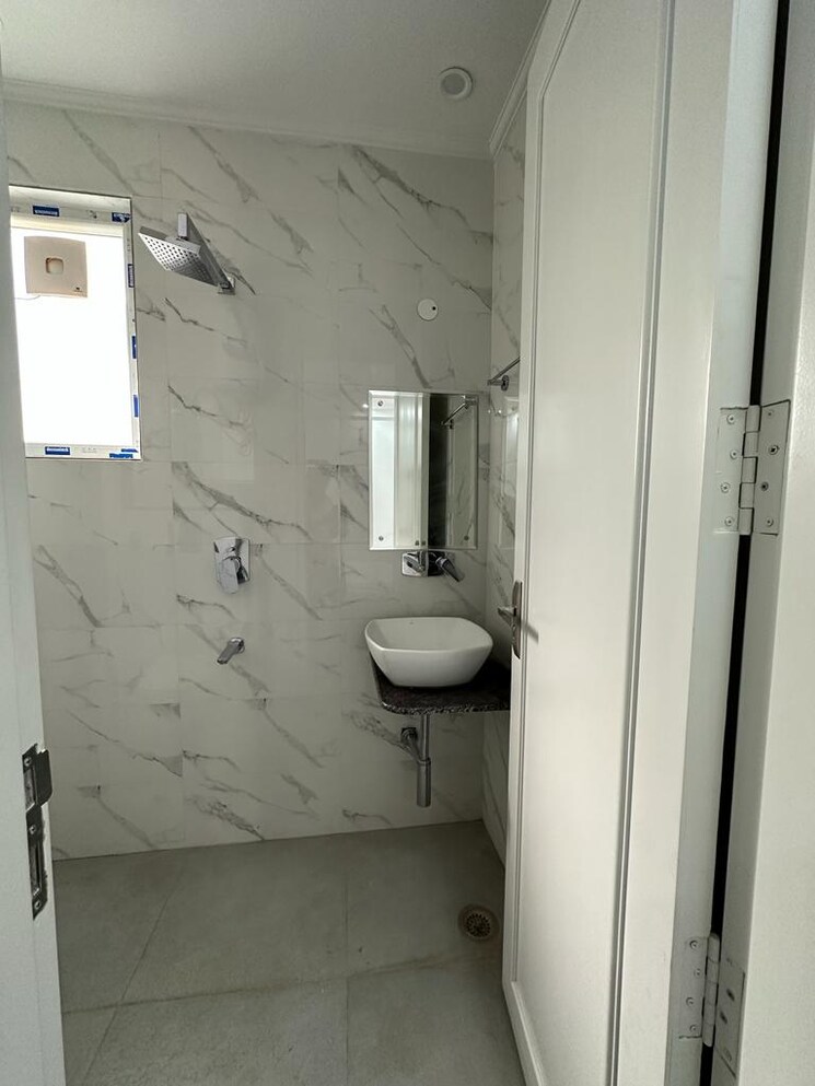 Bathroom, vasant kunj 3 Bedroom 1440 Sq.Ft. Builder Floor In Vasant Kunj Delhi 8299422