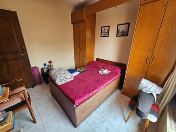 Bedroom in 1 BHK Apartment at Bandra West – for Rent