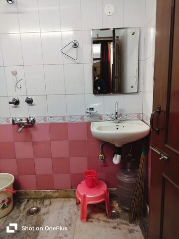 Bathroom in 2 BHK Apartment at Khirki Extension – for Rent