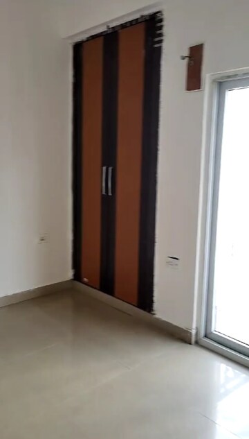 Room in 1 BHK Apartment at Antriksh Golf View, Sector 78 – for Rent