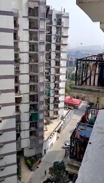 1 BHK Apartment – Exterior View View at Antriksh Golf View, Sector 78 - for Rent